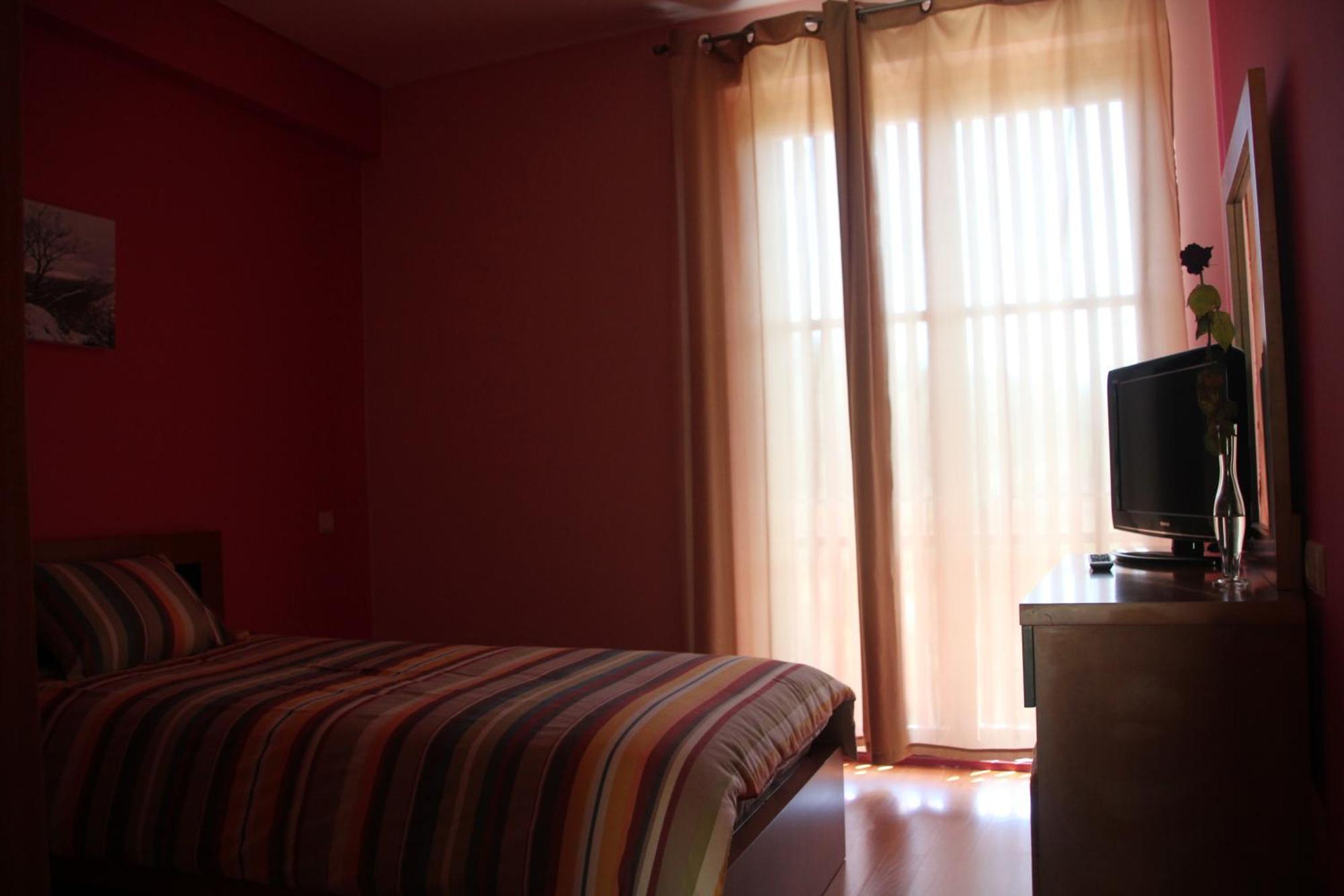 Encostas Da Torre Guest House Terras de Bouro Ngoại thất bức ảnh