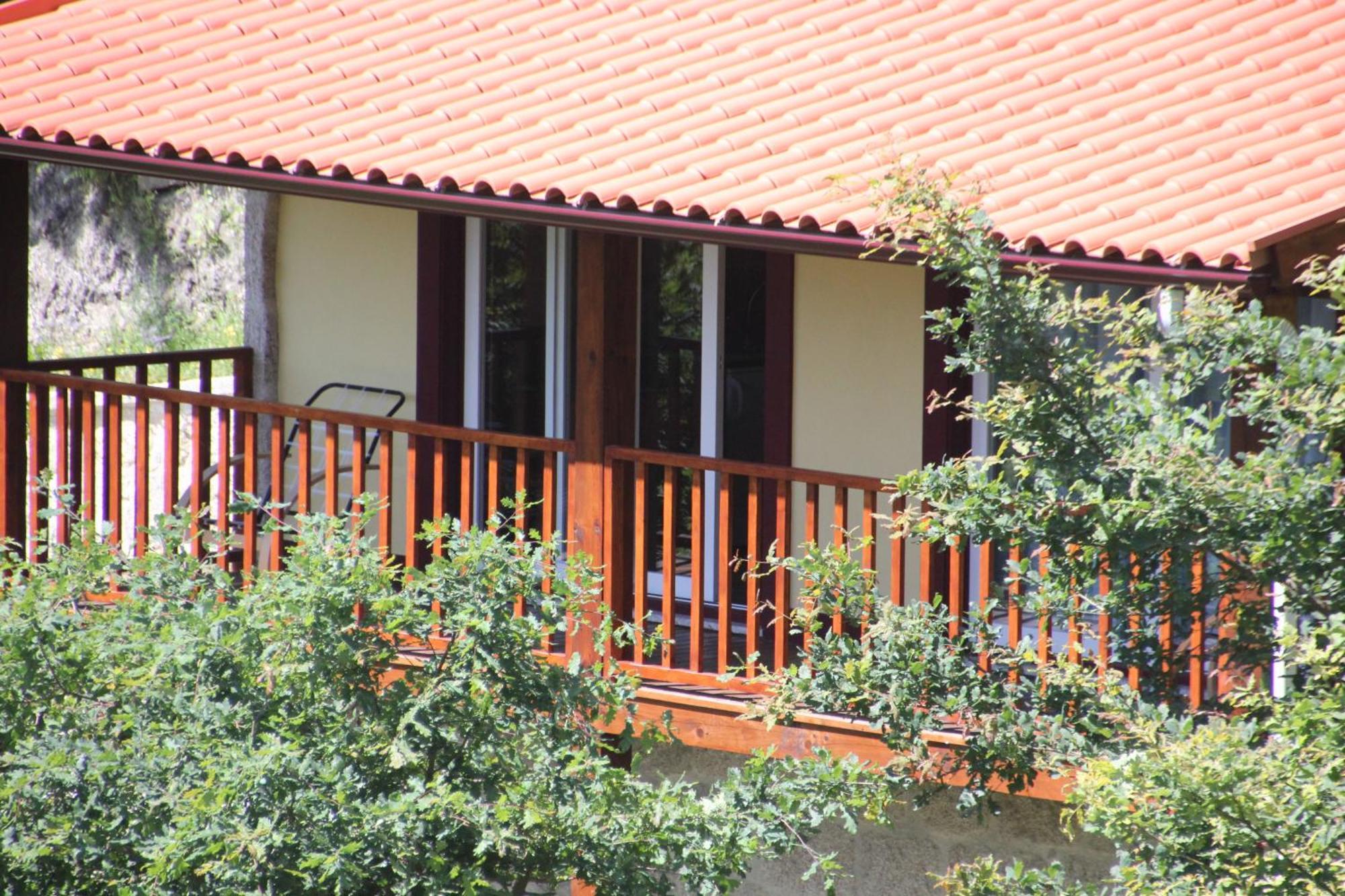 Encostas Da Torre Guest House Terras de Bouro Ngoại thất bức ảnh