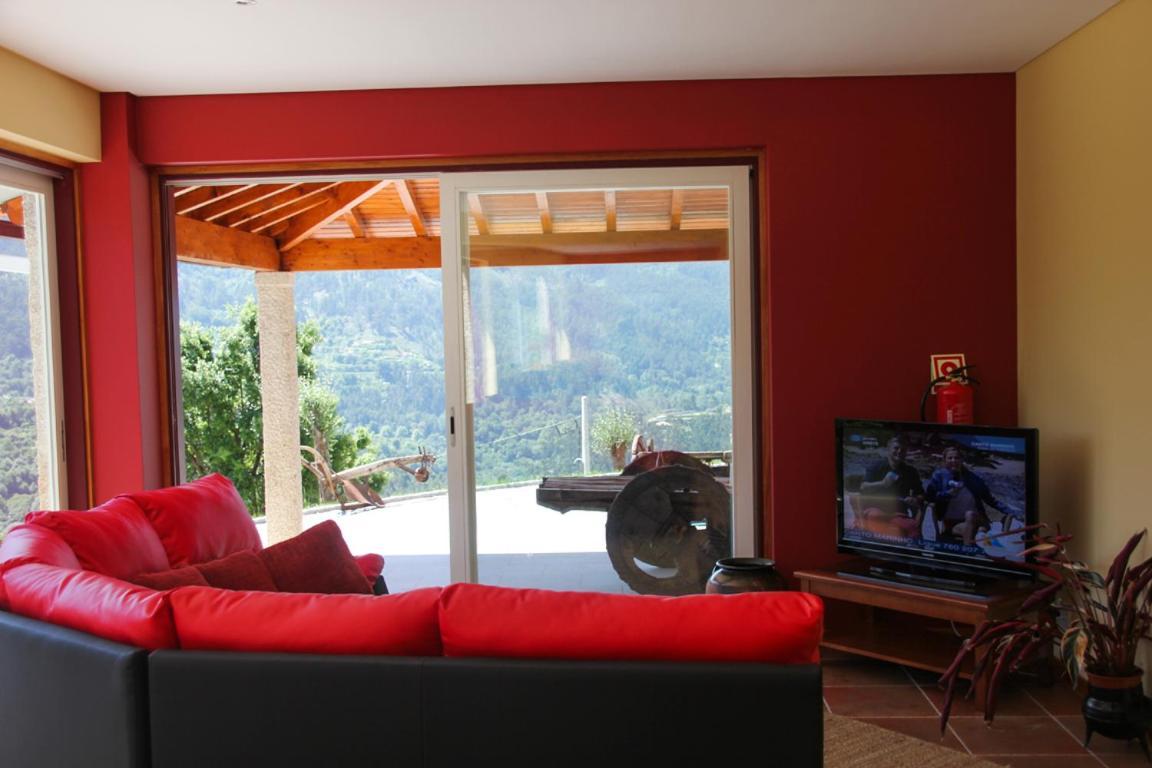 Encostas Da Torre Guest House Terras de Bouro Ngoại thất bức ảnh
