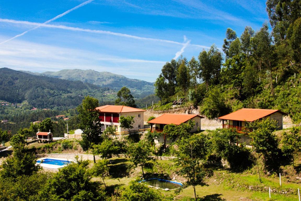 Encostas Da Torre Guest House Terras de Bouro Ngoại thất bức ảnh