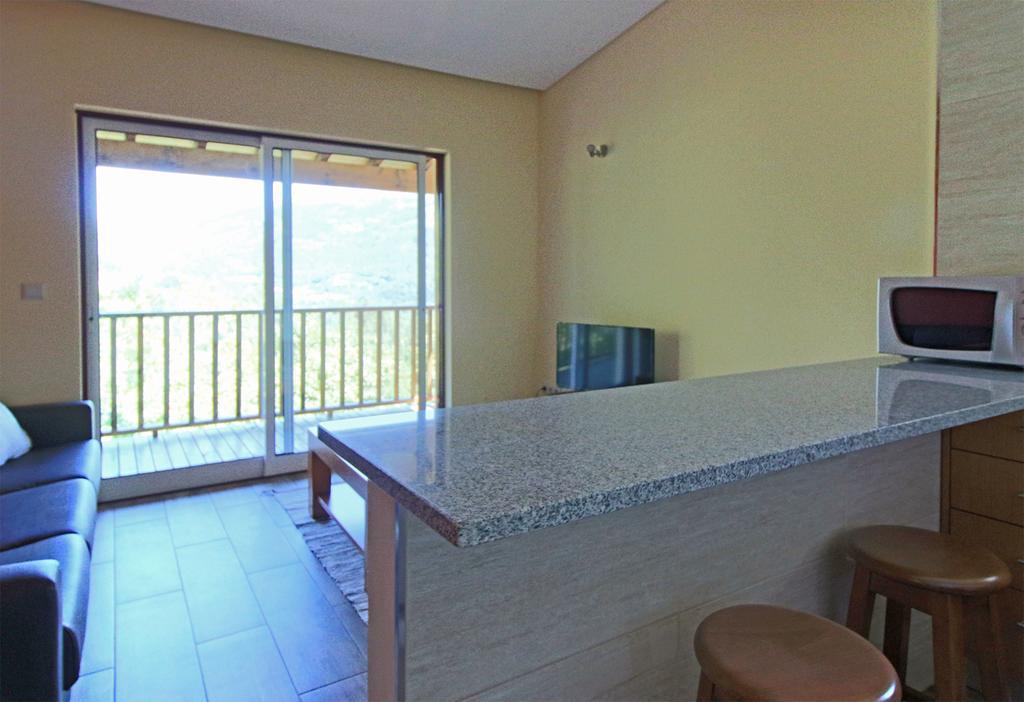 Encostas Da Torre Guest House Terras de Bouro Ngoại thất bức ảnh