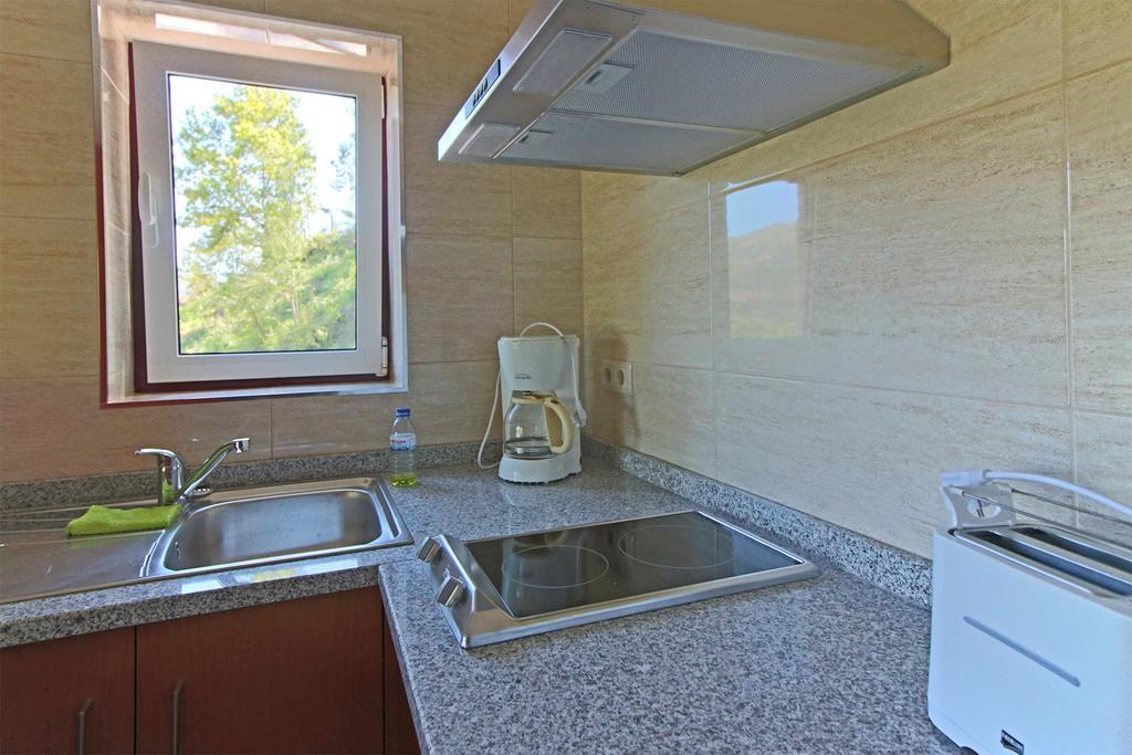 Encostas Da Torre Guest House Terras de Bouro Ngoại thất bức ảnh